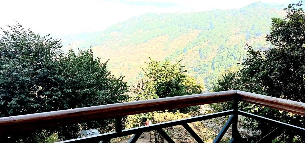 Wildleaf Kasauli Valley Homz Bed & Breakfast Exterior foto